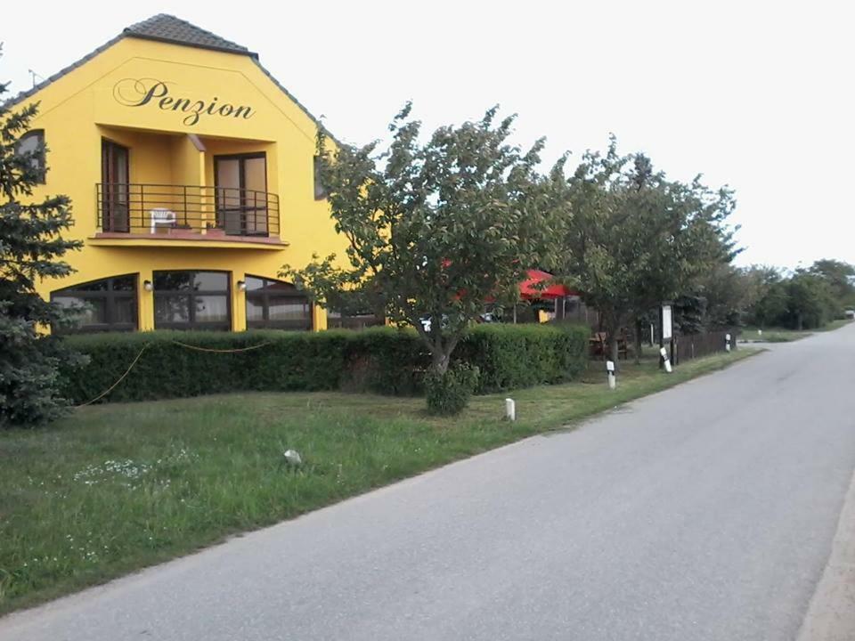 Hostinec U Josefa Jevišovice Exteriör bild
